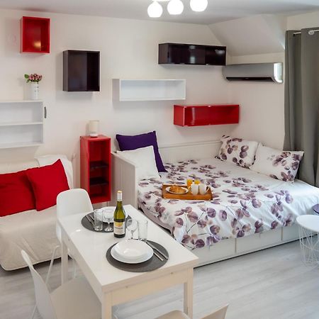 Colorful Studio With Balcony - Free Parking Leilighet Sofia Eksteriør bilde