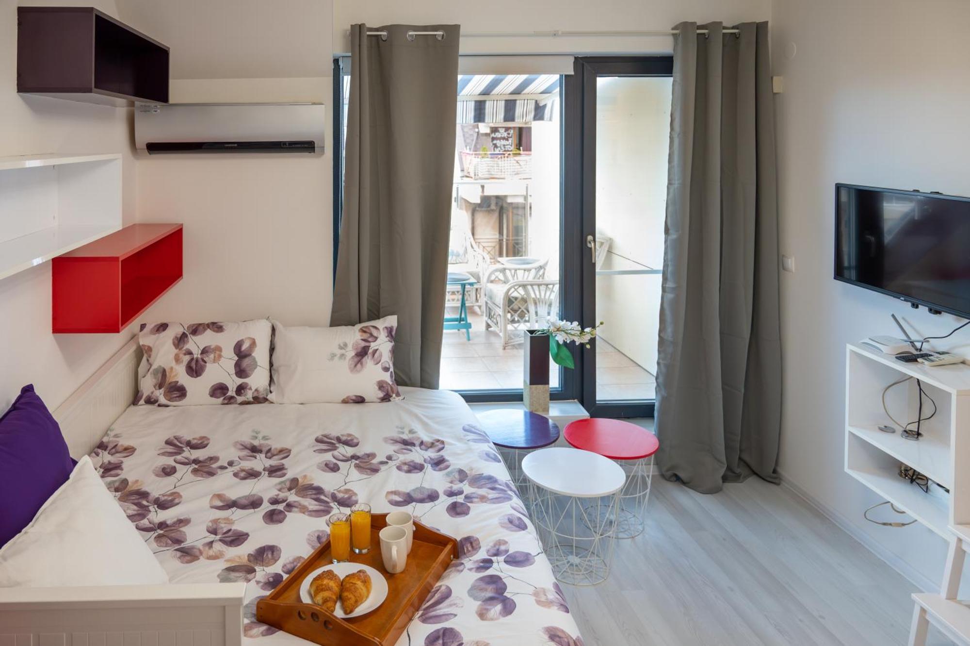 Colorful Studio With Balcony - Free Parking Leilighet Sofia Eksteriør bilde