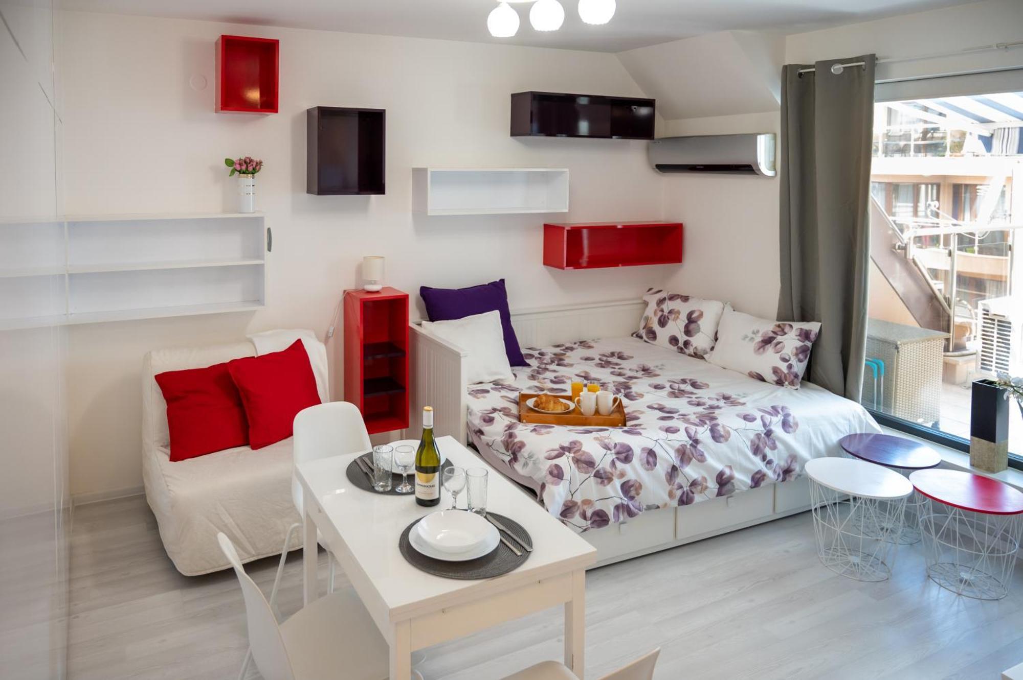 Colorful Studio With Balcony - Free Parking Leilighet Sofia Eksteriør bilde