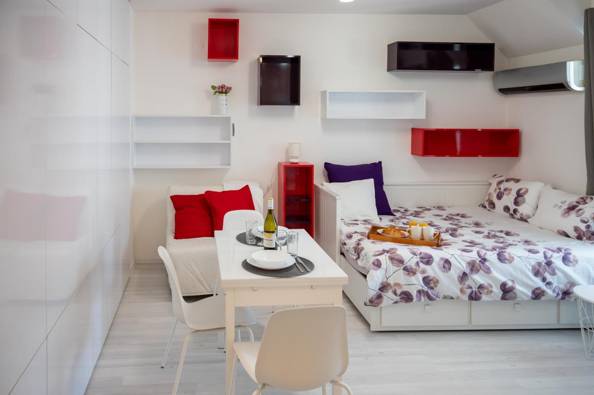 Colorful Studio With Balcony - Free Parking Leilighet Sofia Eksteriør bilde